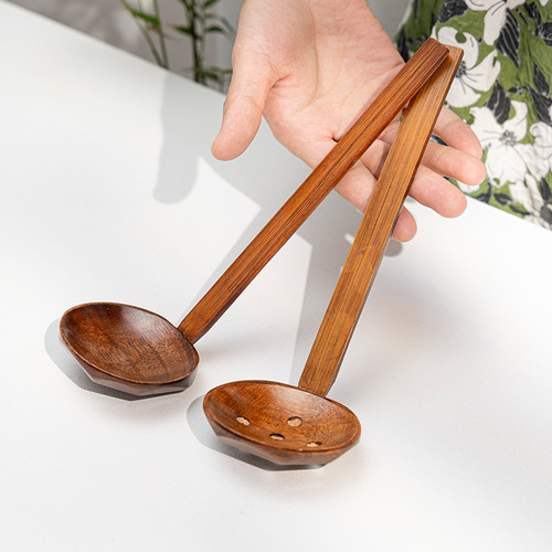 Japanese wooden ramen soup spoon colander tortoise shell spoon hot pot spicy hot long handle spoon simple household log tableware