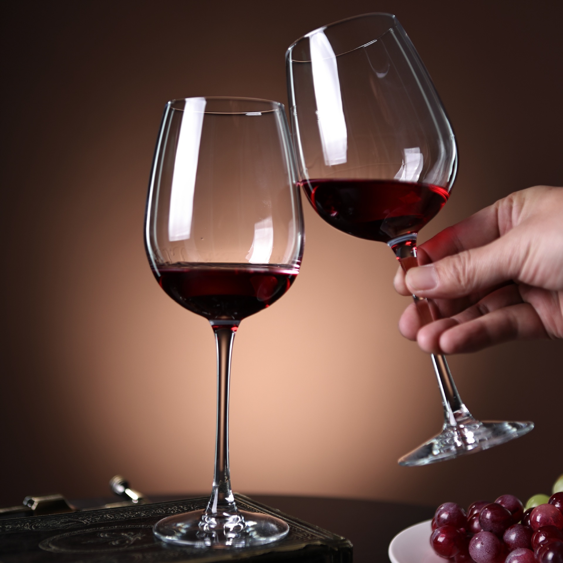 Spot al por mayor tazas de vino cortadas en frío tazas de vidrio tazas de vino de hotel tazas de vino de banquete