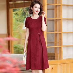 5月1日義母の結婚式の宴会服は、2025年の新しい中高年の母親の夏のシフォンドレスの気質として通常着用できます