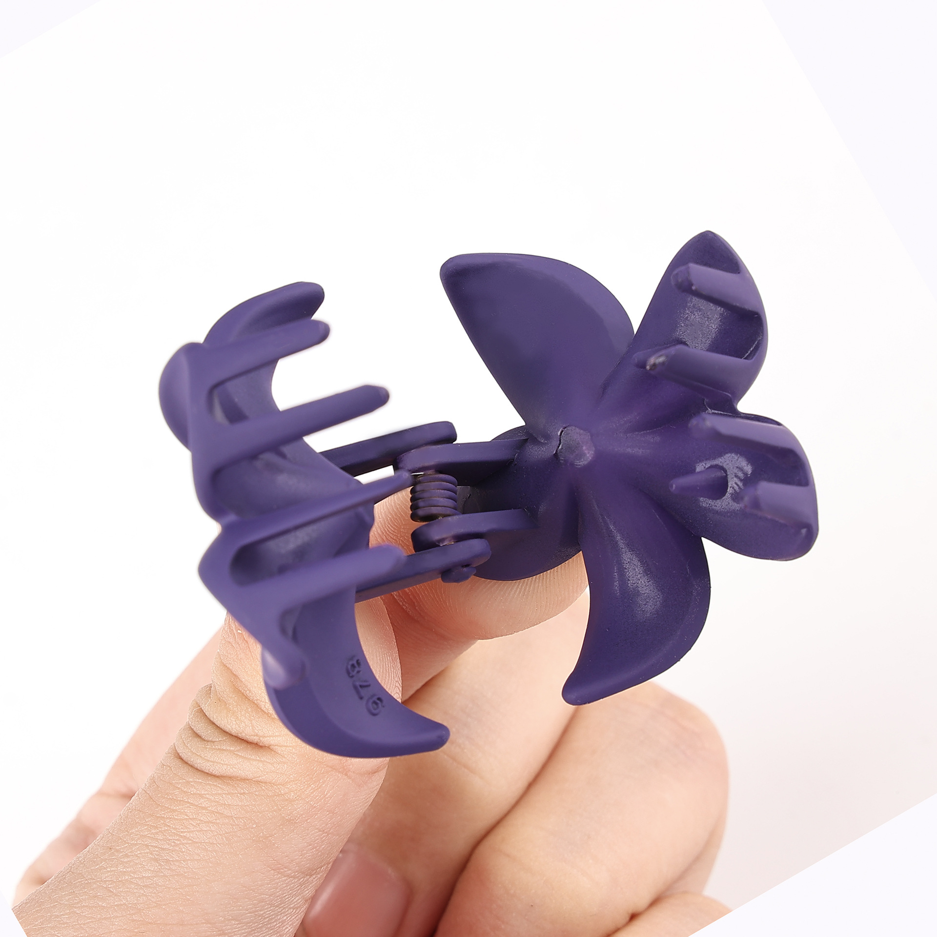 12g Weight Hair Claws Hair Accessories Type 1 Piece Quantity Holiday, Daily Occasion Plastic, Resin Material Plumeria Pattern Women's Gender Simple Style Style Simple Style Women's Plumeria Plastic Resin Hair Claws 5