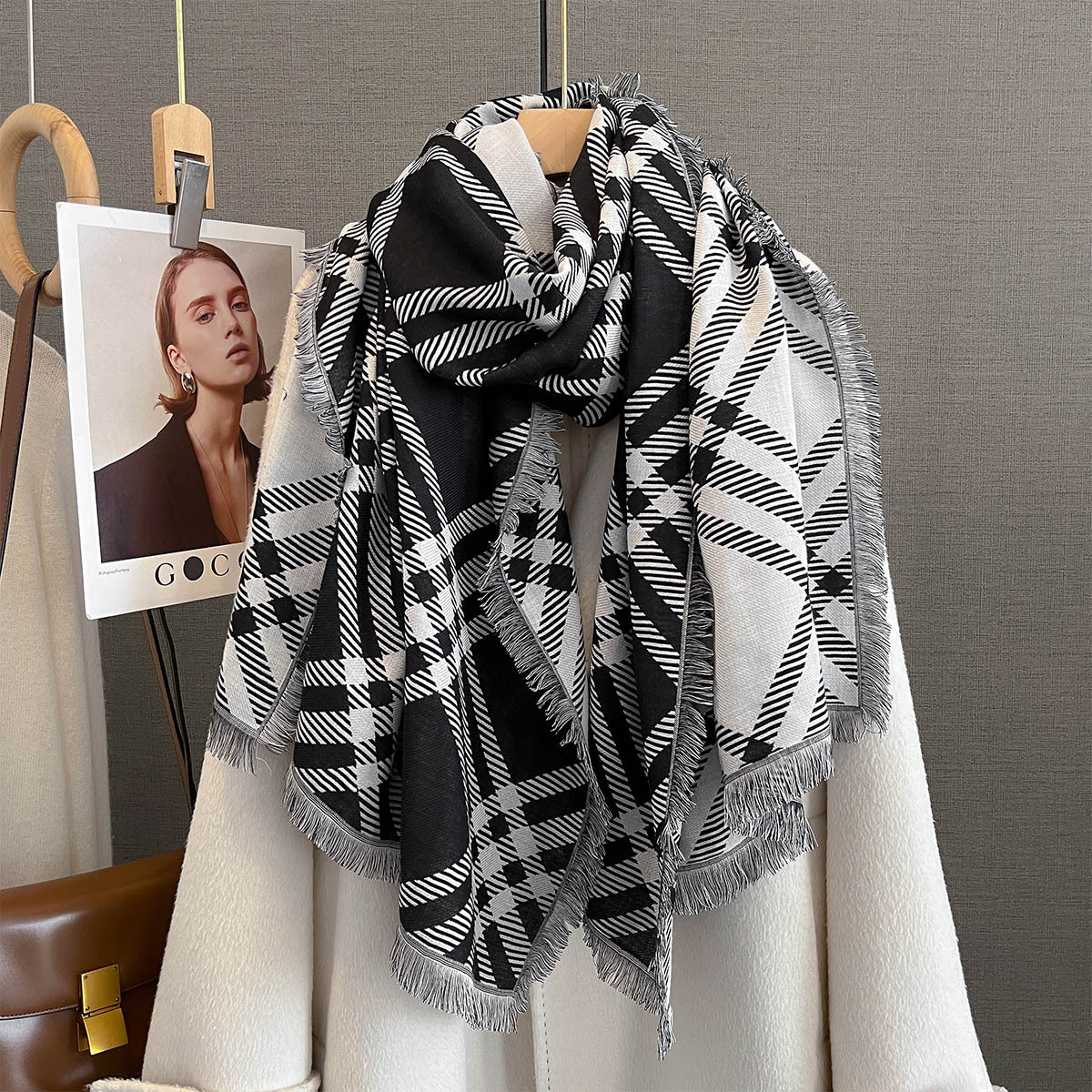 Nova Coleção Outono/Inverno 2026: Cachecol de Caxemira Feminino, Toque Sofisticado, Capa Leve e Luxuosa com a Letra H para o Inverno, Acessório Grosso e Quente para o Pescoço_voghion.com