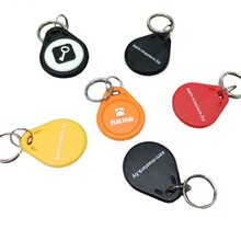 �͵�F08 1K  7�ֹ� RFID 耳׿� keyfobs  ��N��ʽ �ɫ���x����