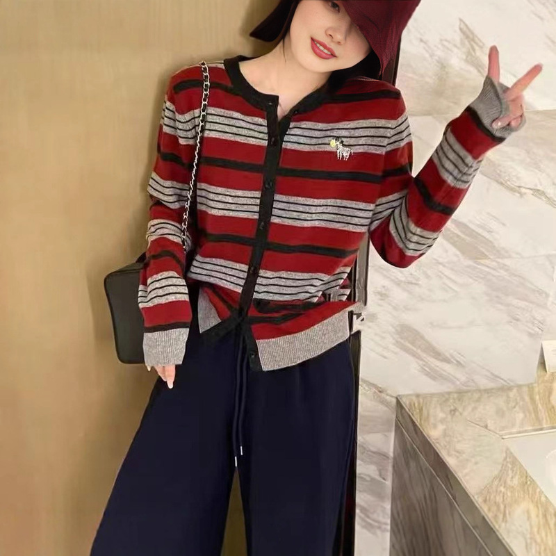 韩系条纹刺绣针织开衫外套女早秋穿搭设计感小众短款毛衣减龄上衣|undefined