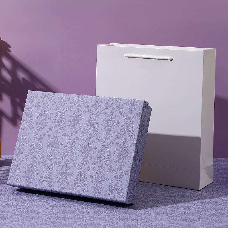 Caja de regalo vacía caja de regalo de Año Nuevo rojo estilo clásico grande ropa interior cálida bufandas caja de embalaje personalizada log