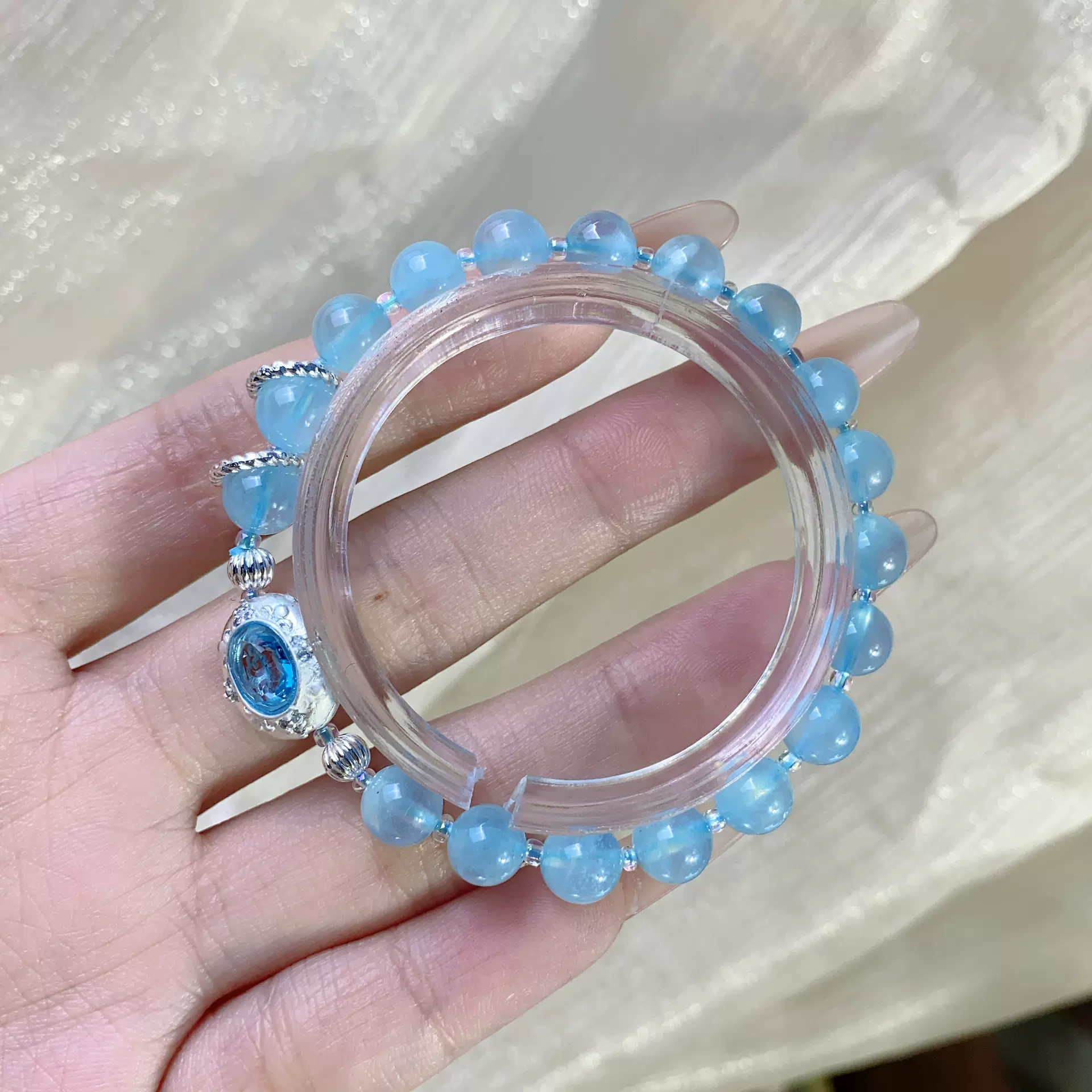 天然海蓝宝轻奢时尚百搭女士手串W6029