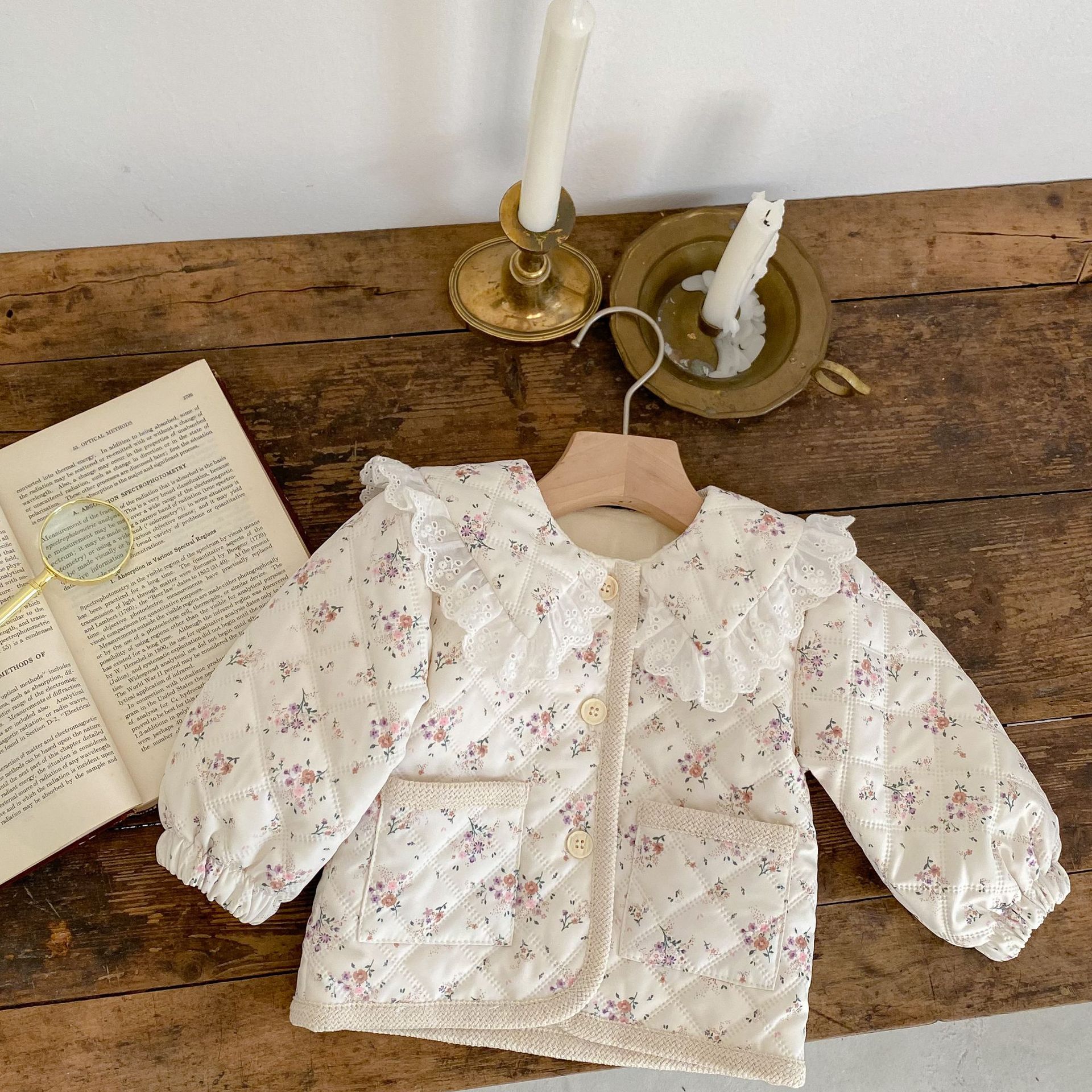 INS invierno niñas bebé lana forrado floral abrigo estilo occidental solapa algodón acolchado abrigo manga larga engrosada Chaqueta de algodón acolchado