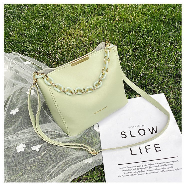 The 2022 new Korean-style women's bucket bag is a trendy spring and summer single-shoulder crossbody bag for young women. It's a cute and simple commuting bag for women undefined