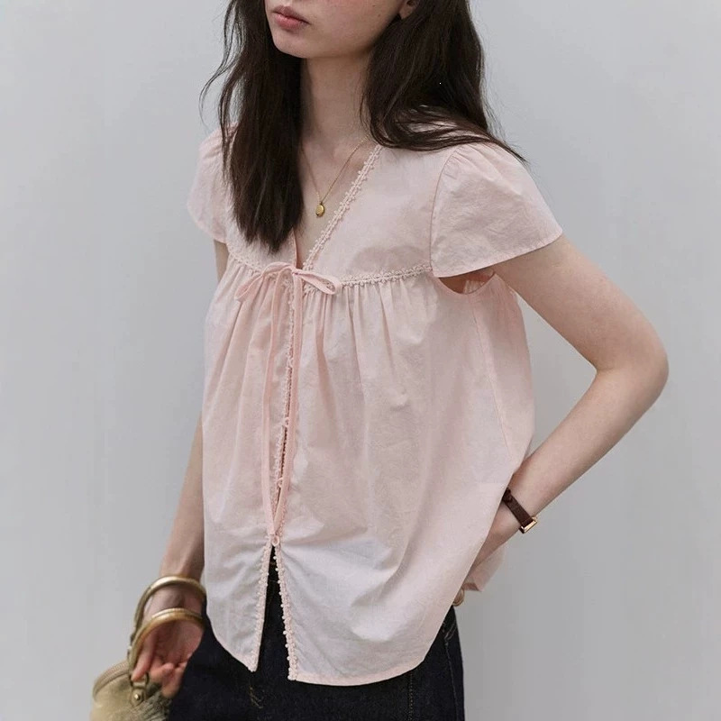 "Mustard Pie Vooe" Pink V-Neck Lace Pleated Shirt for Women, New Summer Style, Sweet Pure Cotton Top with Ties "Mustard Pie Vooe" Pink V-Neck Lace Pleated Shirt for Women, New Summer Style, Sweet Pure Cotton Top with Ties