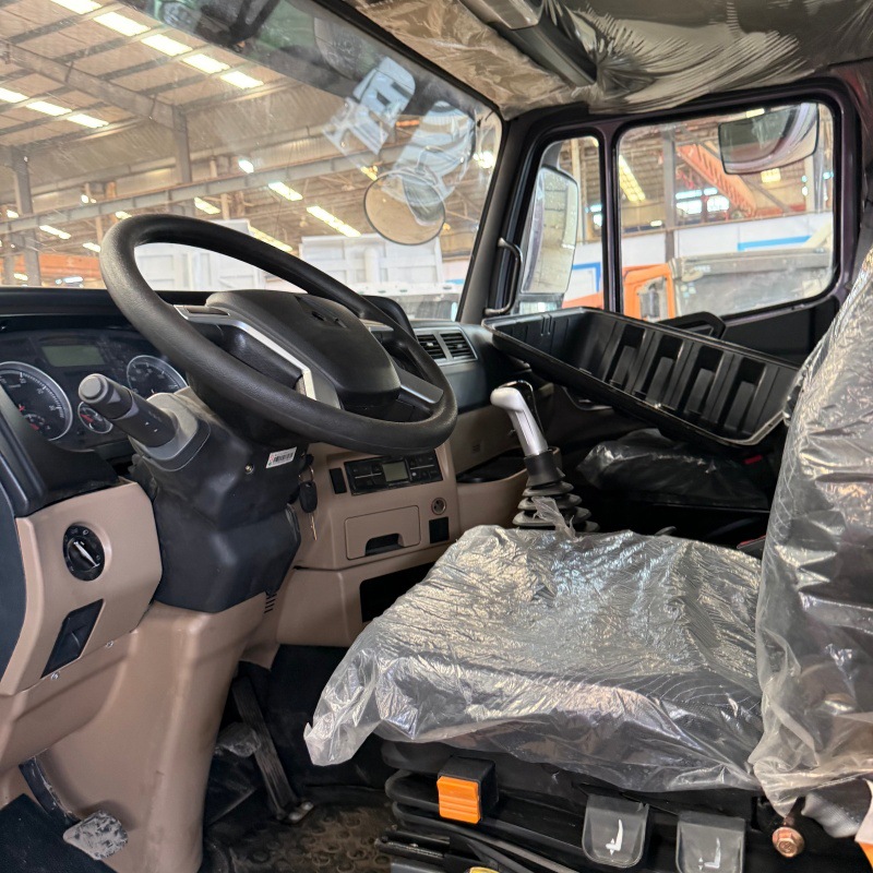 Howo Exports to Africa, Eight-Wheel Construction Site Dump Truck Using Sand and Gravel Materials, Nx 371 Howo Tractor Truck