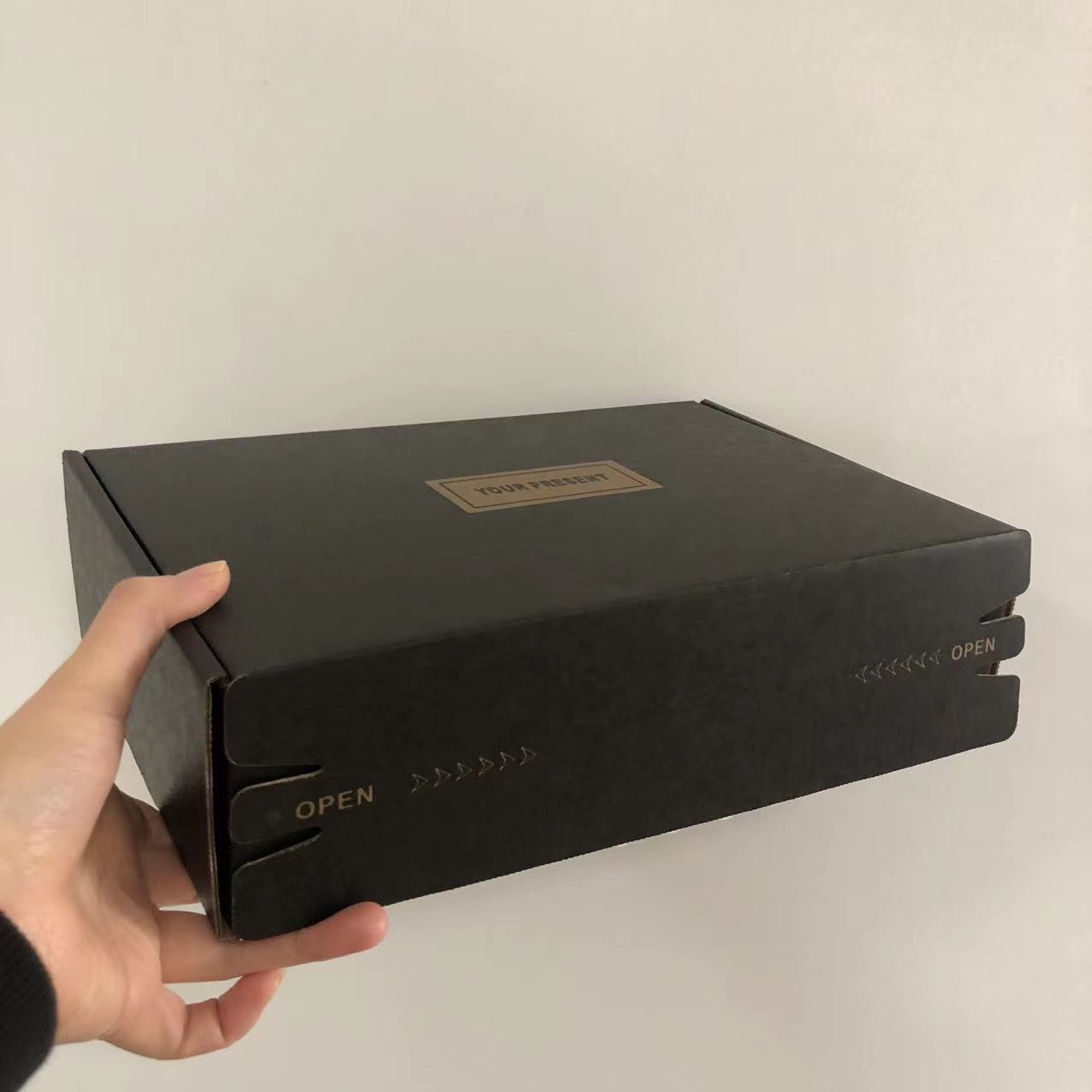 黑色拉链飞机盒现货黑色快递打包盒电商包装礼盒服装盒可手撕拉