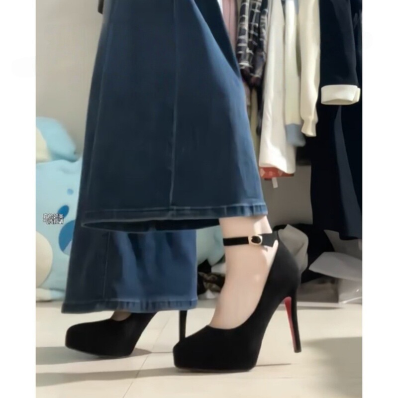 French Style Non-Falling Suede Waterproof Platform High Heels for Women Daily New Niche Design Red Sole Professional Shoes for Women