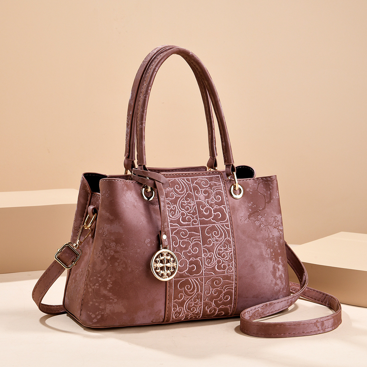 2026 nuevo retro Xiangyun bolso bordado estilo nacional de mujer gran capacidad de viaje mochila para el Día de la Madre para mamá