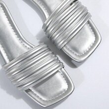 ���Qƽ�כ���һ�֎����e�r�bЬ��ɫ�ļ��¿�