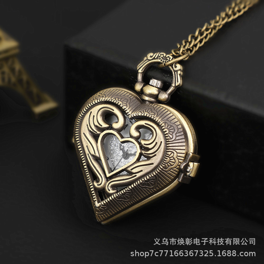 Manufacturers Wholesale Retro Valentine's Day Gift Watch Fashion Heart Women Pocket Watch Necklace Decoration Hollow Quartz Pocket