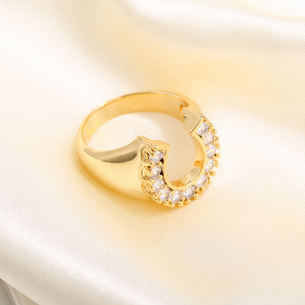 Al Por Mayor Joyas Anillo De Cobre Con Diamantes En Forma De U Nihaojewelry display picture 2