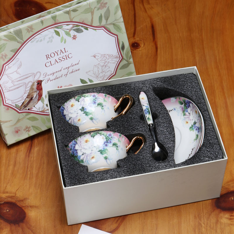 Estilo europeo elegante flor hueso China taza de café y platillo de alta gama oro británico tarde té conjunto luz lujo flor taza de té caja de regalo