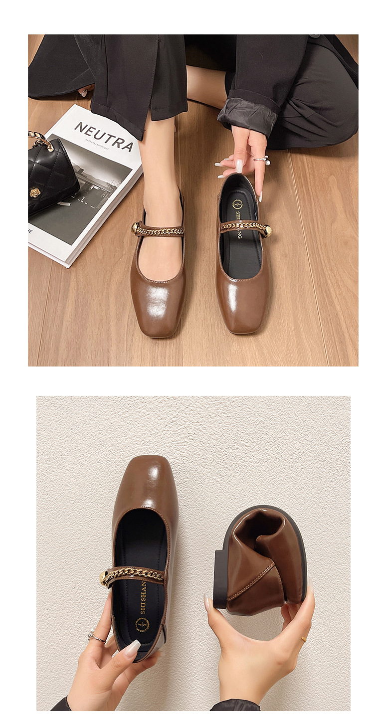 Dames pumps in franse stijl met blokhak en gespsluiting_voghion.com