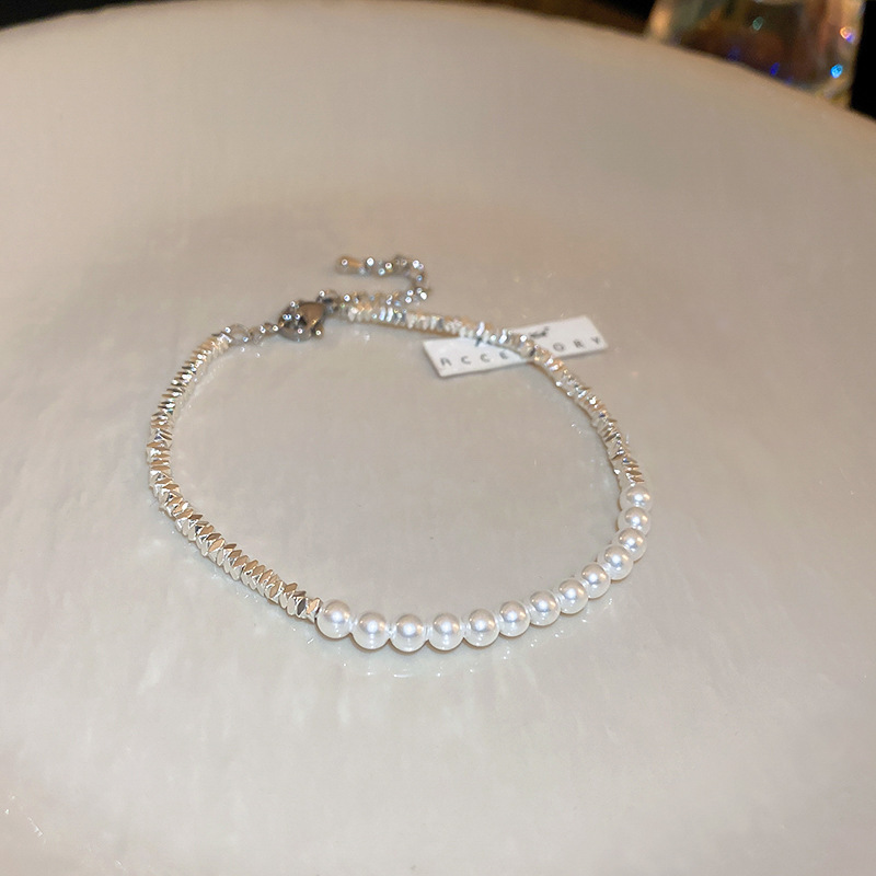 Collar con diseño de mariposa y flor, diseño de nicho moderno, cadena para clavícula, versátil, sensación de alta gama, fabricante de joyería para mejores amigas