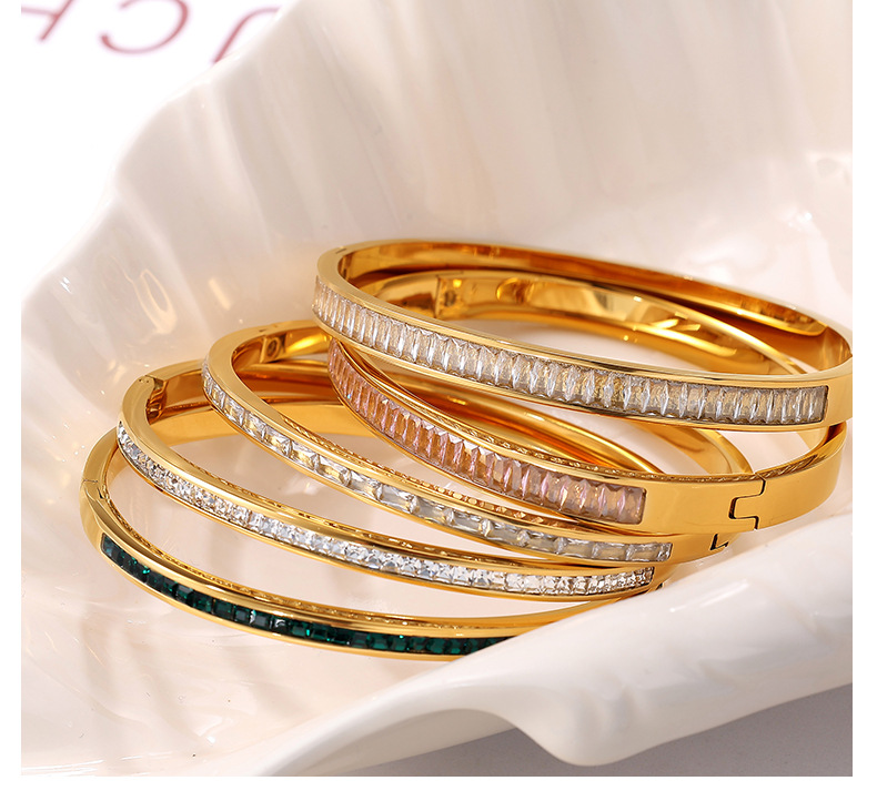 0.03µm-0.05µm Gold Plating Thickness PVD Coated Real Gold Plated Solid Color Titanium Steel Casual Elegant Lady Waterproof Non Tarnish Titanium Steel Bangle