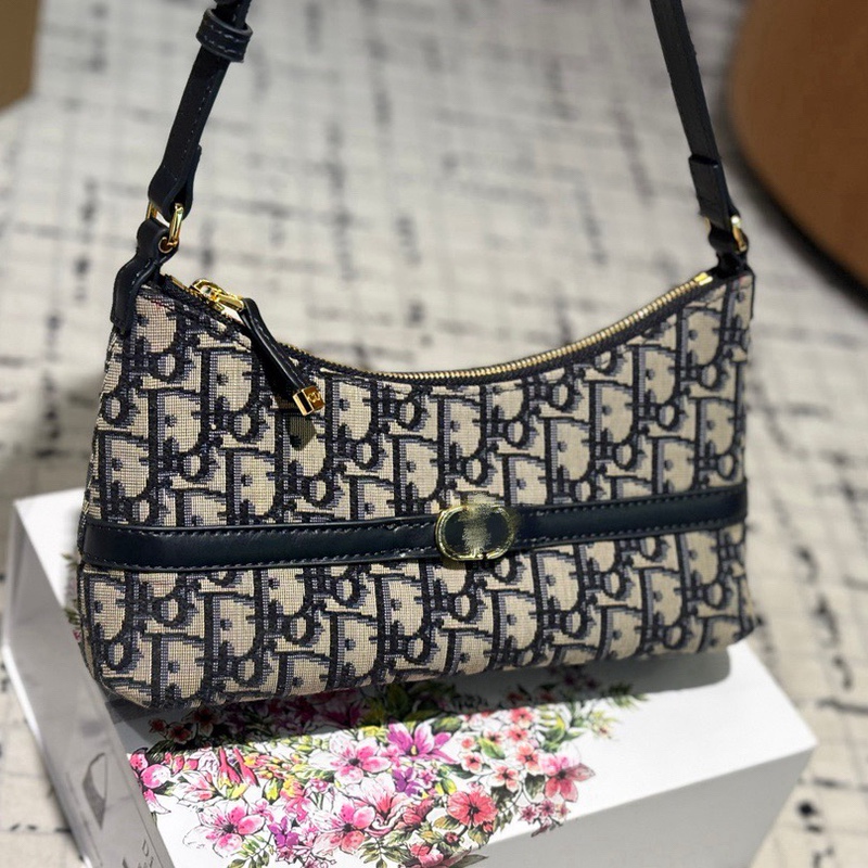 2024 New Dumpling Bag Cd Presbyopic Print Single Shoulder Underarm Women's Handbag High Quality Embroidery Presbyopic 2024 New Dumpling Bag Cd Presbyopic Print Single Shoulder Underarm Women's Handbag High Quality Embroidery Presbyopic