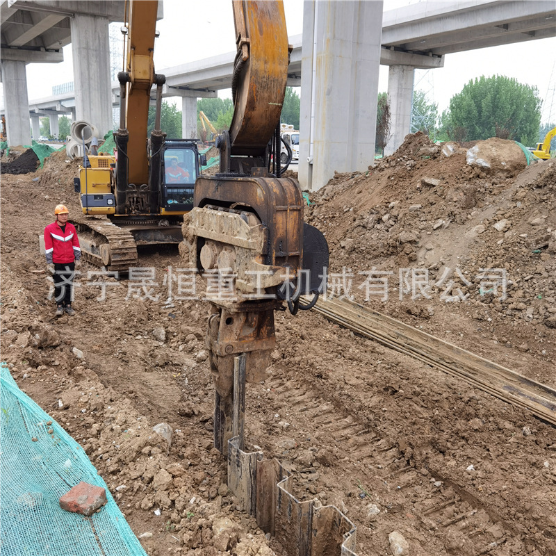挖机打桩机夹嘴厂家 水泥钢板桩高频振动锤 预制桩压桩机技术上门