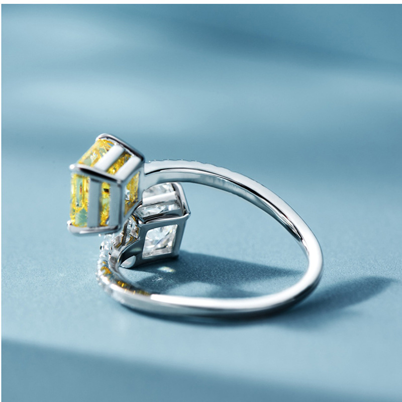Moissanite Couple Ring With Four Claw Setting And Adjustable Band_voghion.com