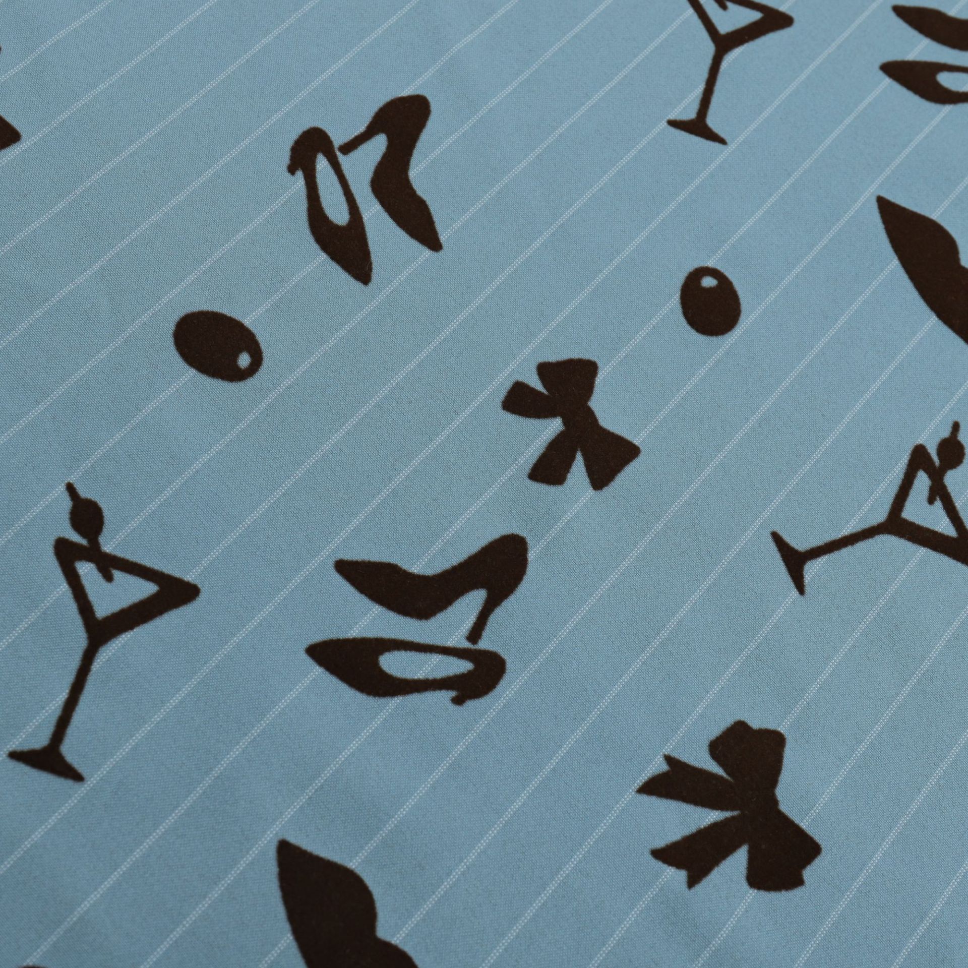 酒杯高跟鞋唇印蝴蝶结元素植绒潮牌时装衬衫外套箱包鞋帽装饰面料