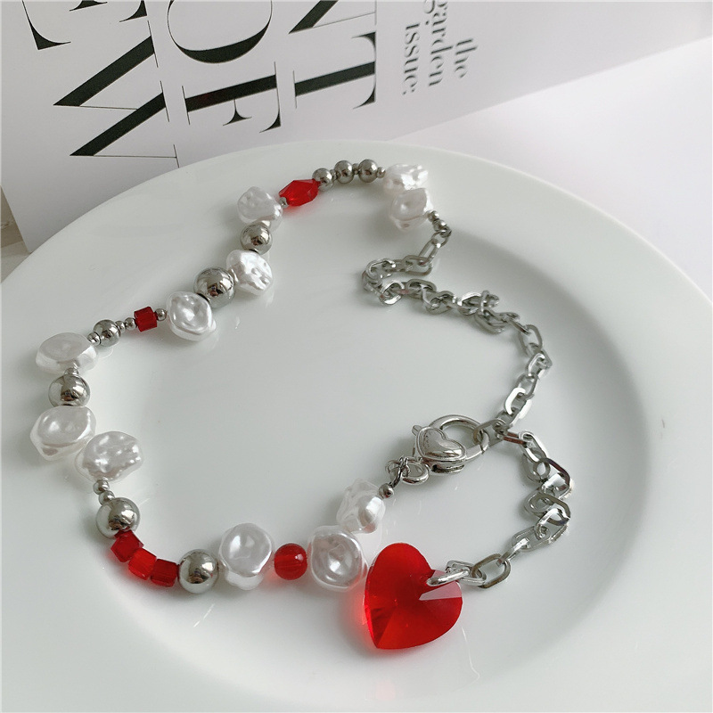 Retro Titanium Steel Pearl Heart-shape Necklace display picture 5