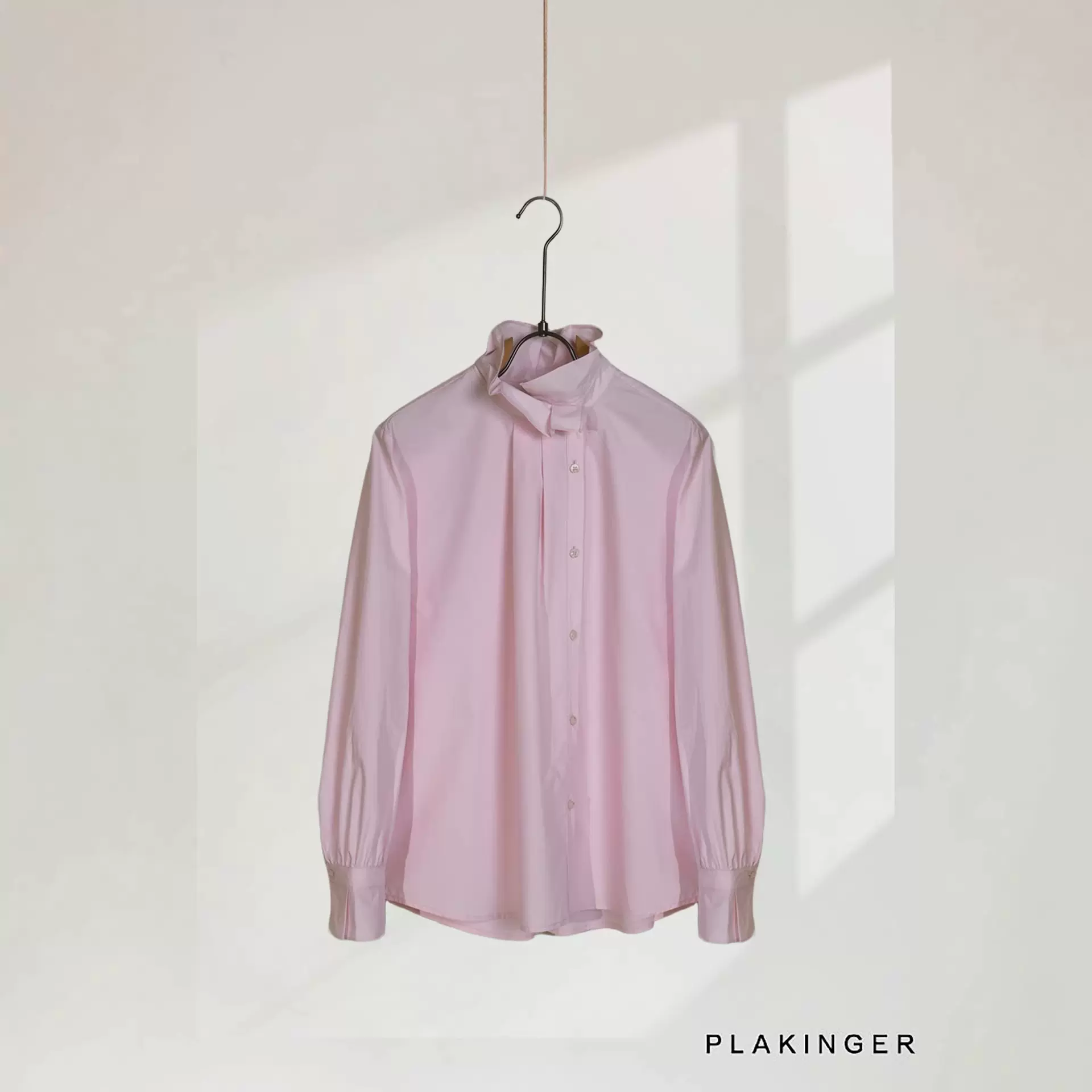 26年早春新款法式花苞领衬衫女设计感小众简约通勤木耳领气质上衣