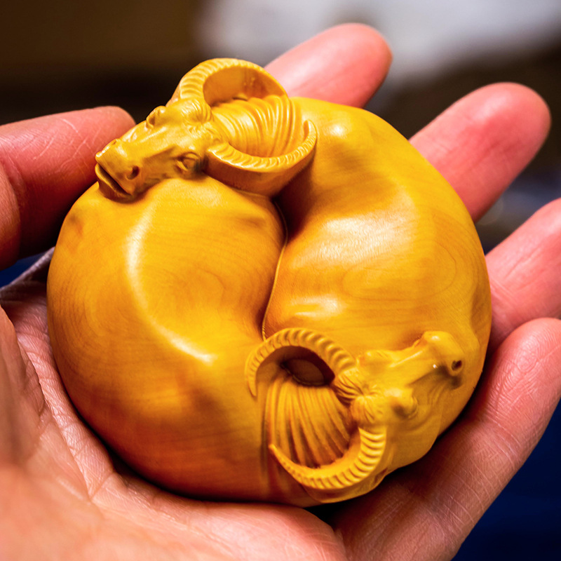 小葉黃楊木手把件實木雕刻工藝品生肖牛隨身把玩收藏送禮扭轉乾坤