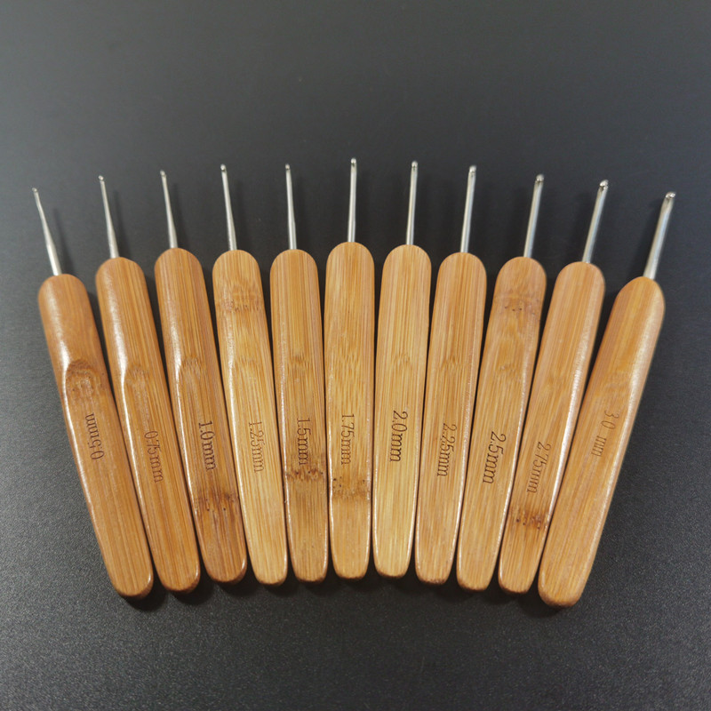 Juego de 11 piezas de crochet con mango de bambú profundo 0.5-3.0