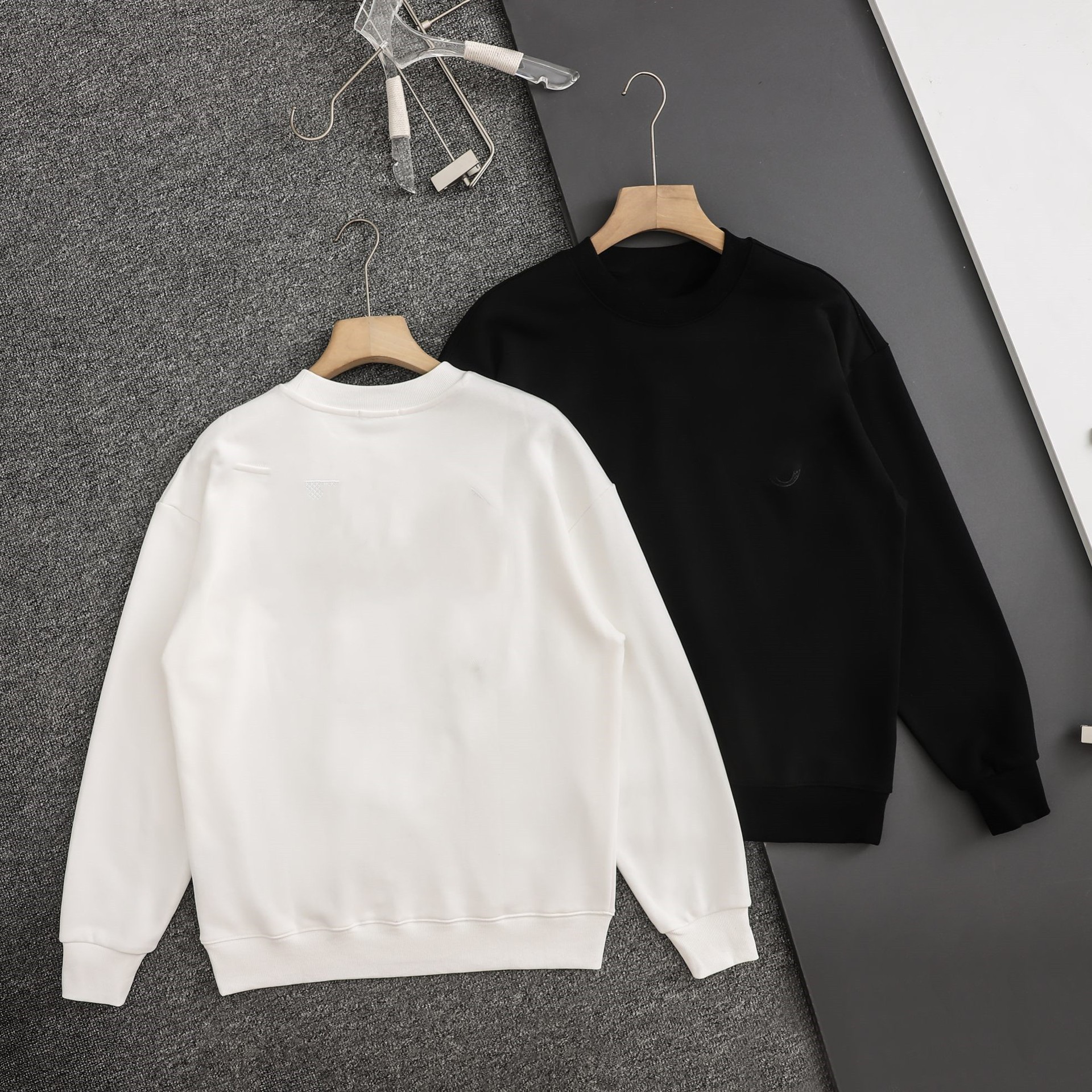 70029      New hooded sweatshirt
