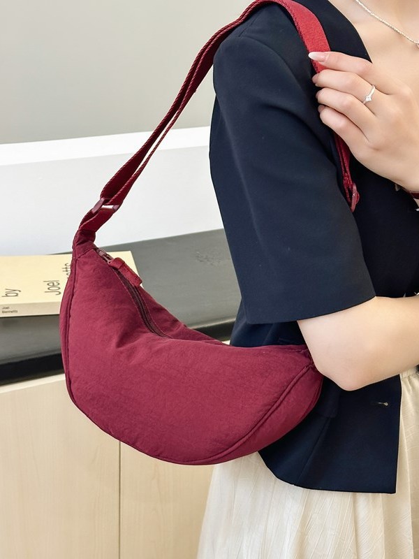 Bolso bandolera de nailon para mujer, nuevo bolso tipo dumpling de moda, bolso de hombro pequeño deportivo ligero, bolso de hombro informal ligero de estilo japonés.