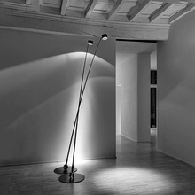 现代简约艺术极简样板房落地灯北欧设计师客厅沙发意式长杆立灯