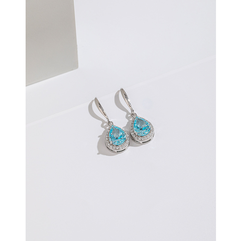 S925 plata esterlina Diamante de alto carbono diamante cuadrado aretes nicho femenino temperamento hielo flor Corte pendientes cuadrados exquisitos pendientes de alto grado