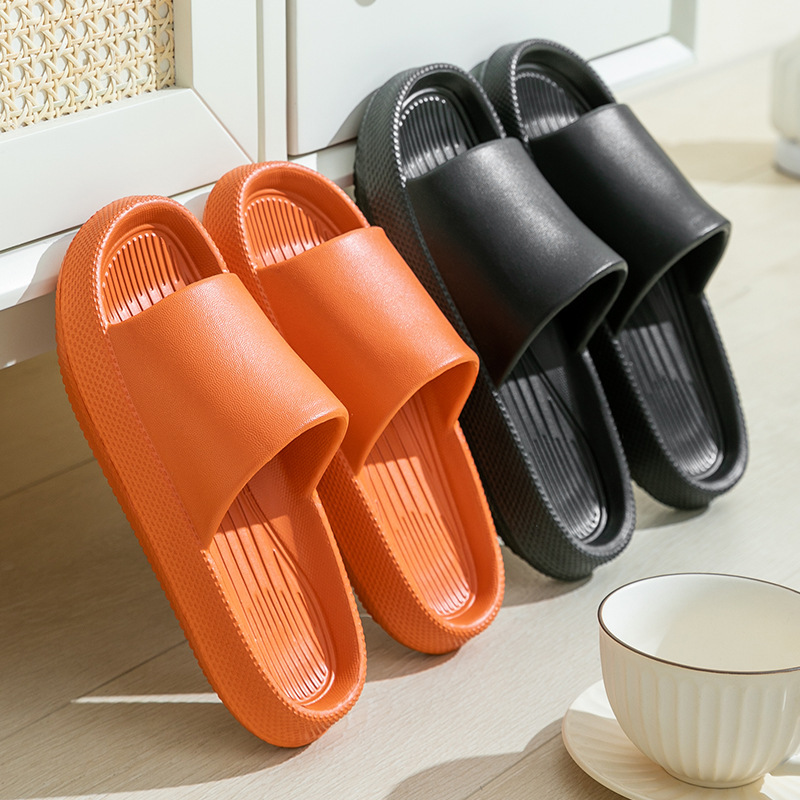 New style slip-on slippers Women's Home non-slip bathroom Bath couple thick bottom home men's sandals summer outdoor wear