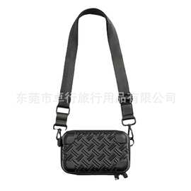 新款跨境外贸7寸化妆包旅行化妆包PC手拿包斜跨洗漱过夜包小方包