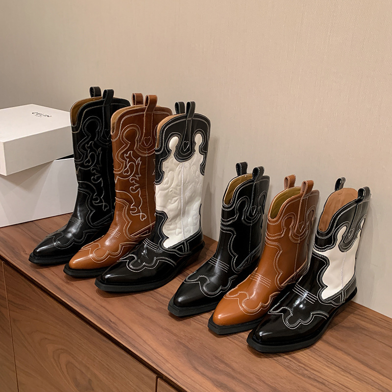 French black and white color matching v-mouth embroidery western cowboy boots power elder sister same size European and American women's short boots