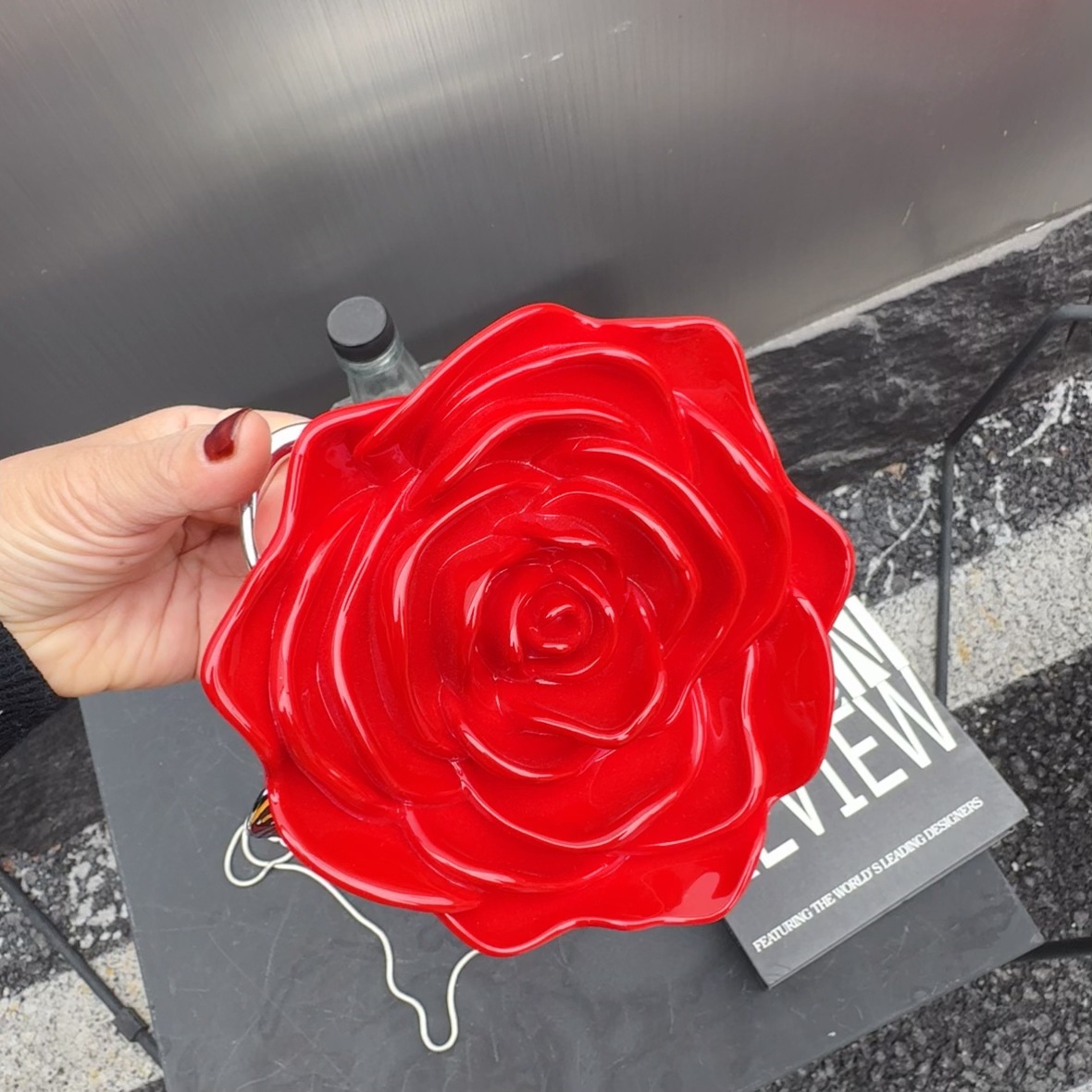 Elegant and stylish rose, versatile for autumn and winter, a box bag with a niche design and a sense of sophistication, a hand-held crossbody bag for dinner parties undefined