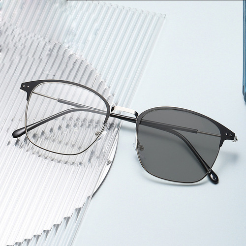 New literary retro square half-rim glasses frame cross-border fashion ultra-clear metal black frame anti-blue light discoloration glasses