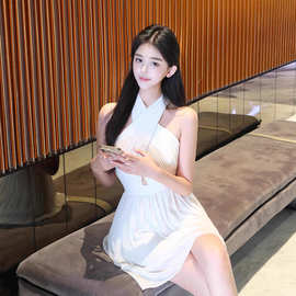 TZ7102性感风挂脖镂空露肩连衣裙女新款温柔女神气质修身绝美短裙
