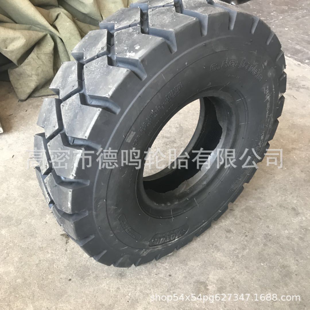 Neumático de la carretilla elevadora 650-10 neumático industrial de la carretilla elevadora 700-12 825-15 18 × 7-8 neumático