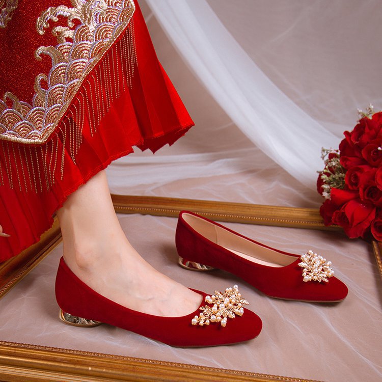 Wedding shoes women's red women's low heel pregnant women's Chinese Xiuhe two-way wear 2023 New Wedding Bride large quantity Congyou Wedding shoes women's red women's low heel pregnant women's Chinese Xiuhe two-way wear 2023 New Wedding Bride large quantity Congyou