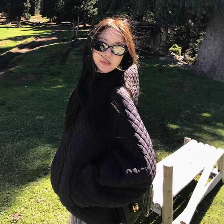 Luz y delgada chaqueta de algodón encapuchada de diamante mujer invierno 2025 nuevo estilo coreano suelto chaqueta de algodón caliente chaqueta de algodón chaqueta de moda