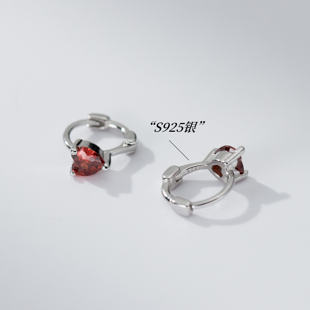 Eloch S925 plata francesa amor de diamante rojo bucles de orejas de diseño de moda exquisitos joyas de orejas para mujeres M04994