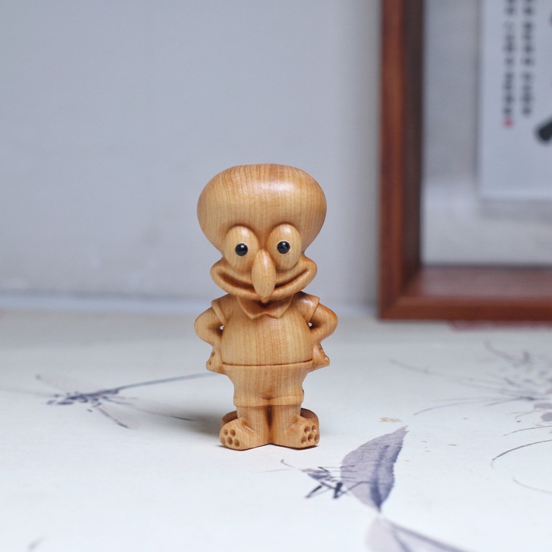 崖柏の木彫りは工芸品を飾っています。|undefined