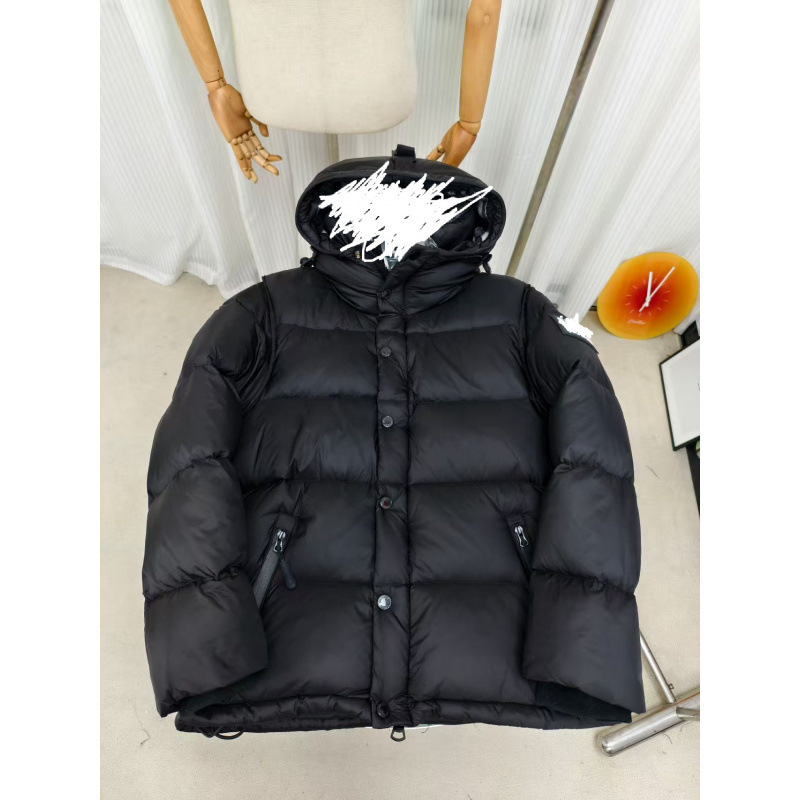 New Burberry sleeveless 2026 unisex cold-resistant and windproof down jacket New Burberry sleeveless 2026 unisex cold-resistant and windproof down jacket