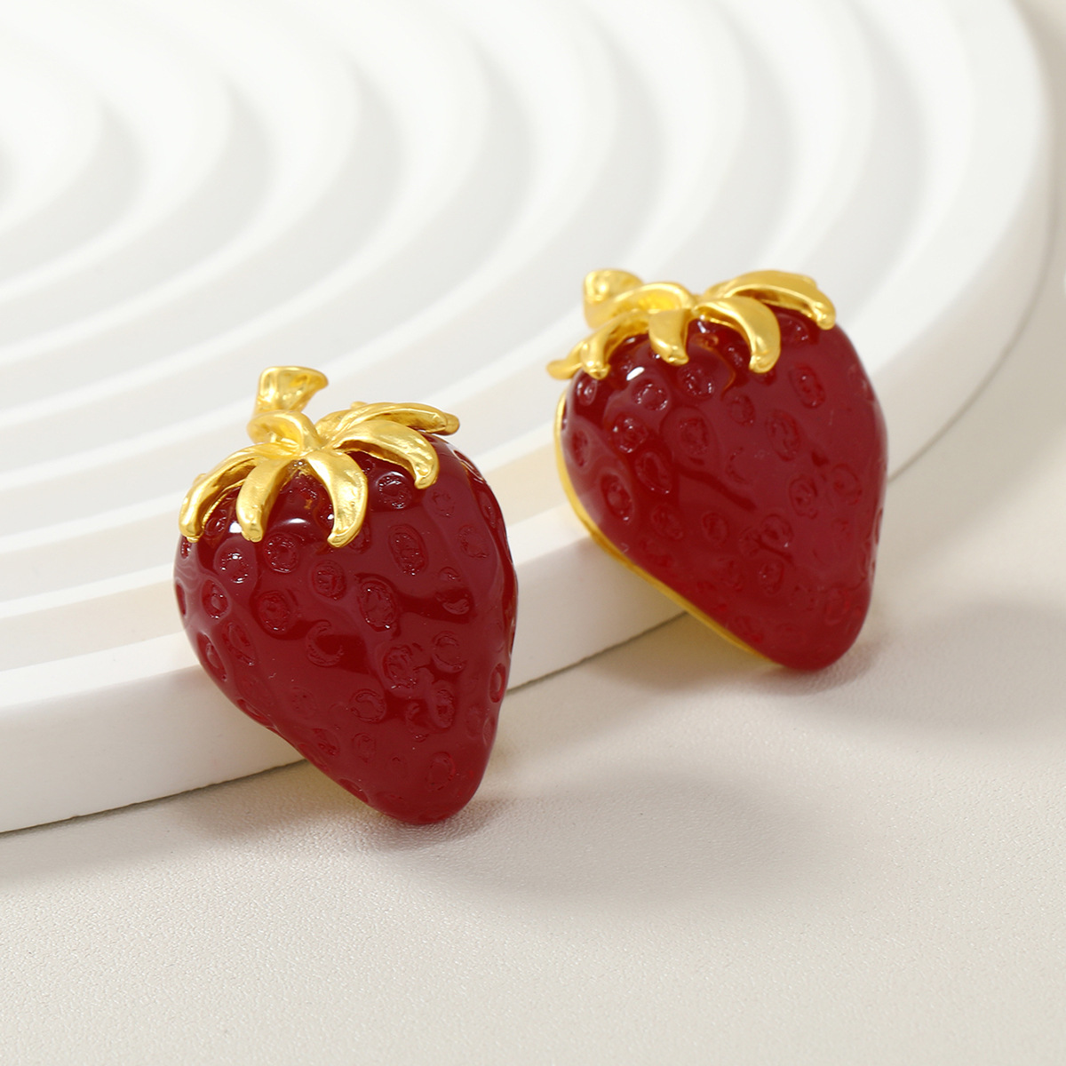 1 Pair Quantity 1 Pair Cute Retro Fruit Strawberry Alloy Women's Earrings Ear Studs