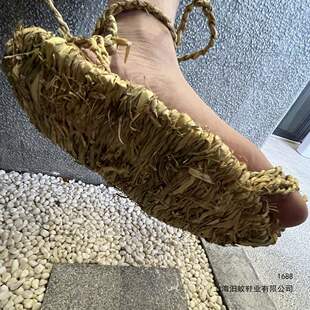 ���ֹ���Ь��ʿŮ������y�t܊������Ȼ�ٲݾ�����Ь�͹����e��Ь