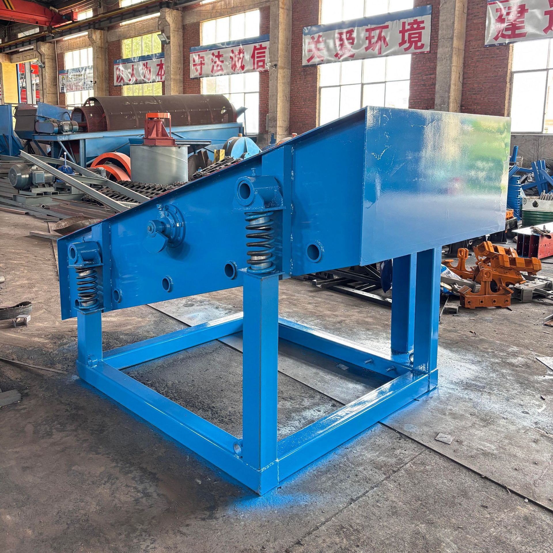 江西厂家直销 中大型单层振动筛 锰钢编制筛网 砂石筛分淘金